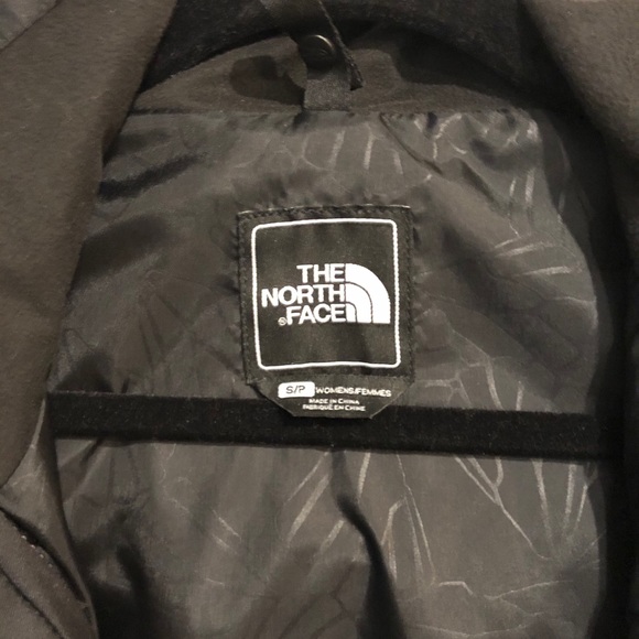 North face ski or cold weather coat - Picture 7 of 7